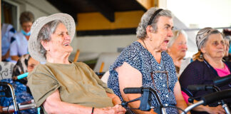Bis Teatru aduce povești și muzică seniorilor în cadrul proiectului Artiști pentru Bunici